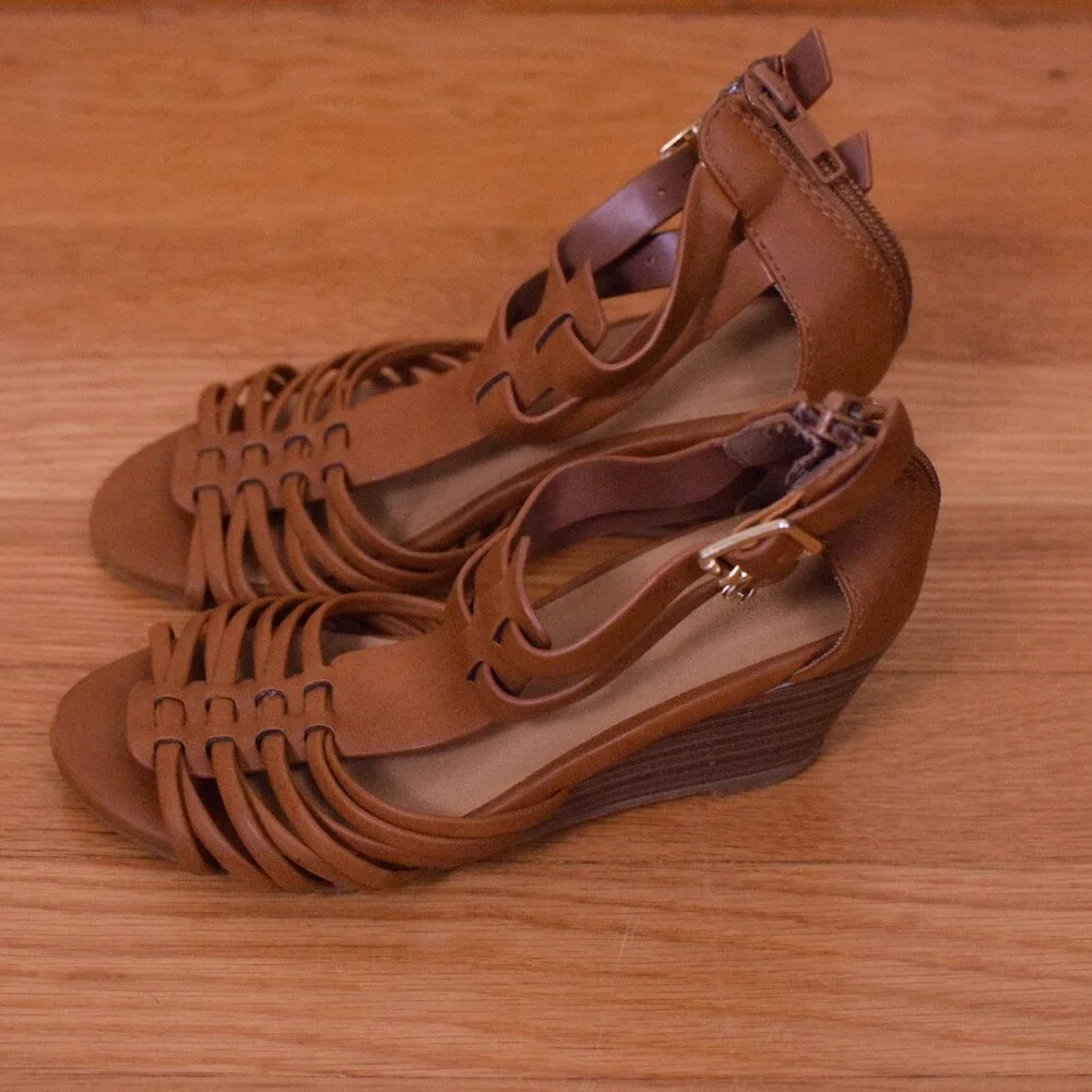 Girls SODA Cognac Kitten Heel Leather Upper Gladiator Wedge Sandals - Size 12 M